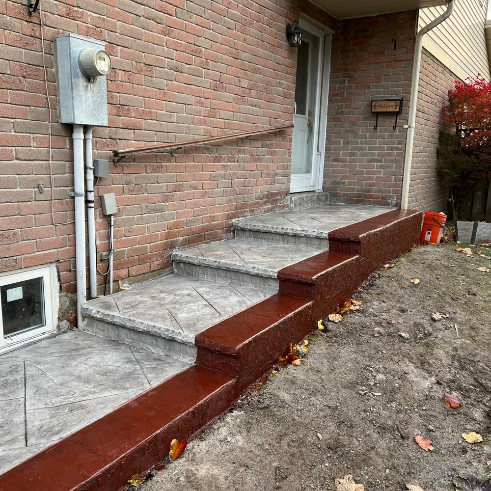 Concrete steps with decorative border